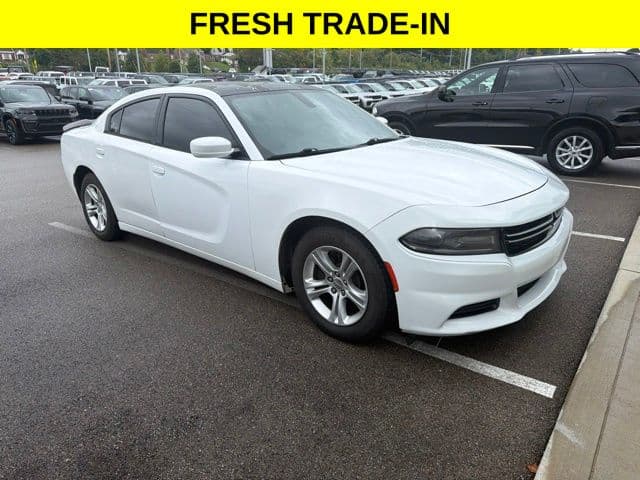 2016 Dodge Charger SE — photo 1 of 12
