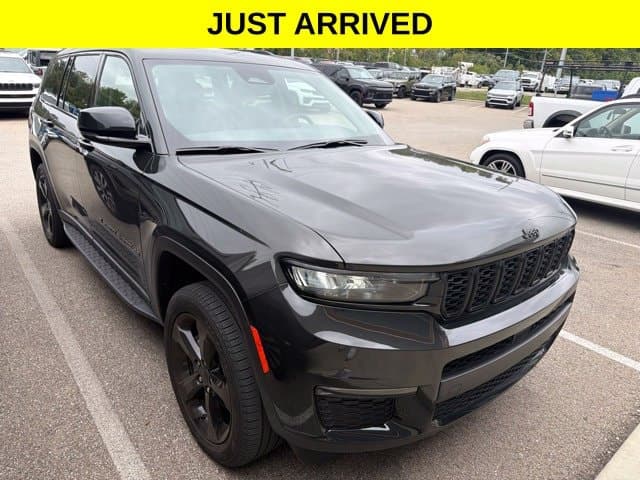 2023 Jeep Grand Cherokee L Limited — photo 1 of 17