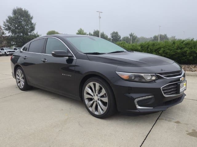 2017 Chevrolet Malibu Premier — photo 1 of 39