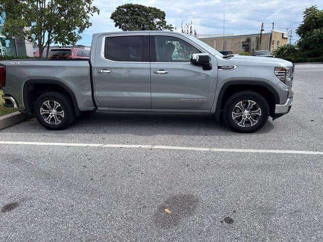 2025 GMC Sierra 1500 SLT — photo 1 of 2