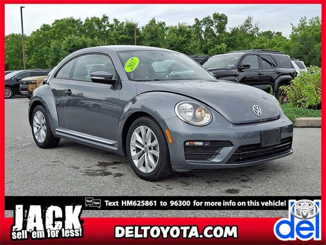 Foto de 2017 Volkswagen Beetle 1.8T S