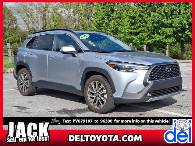 2023 Toyota Corolla Cross XLE — photo 1 of 31
