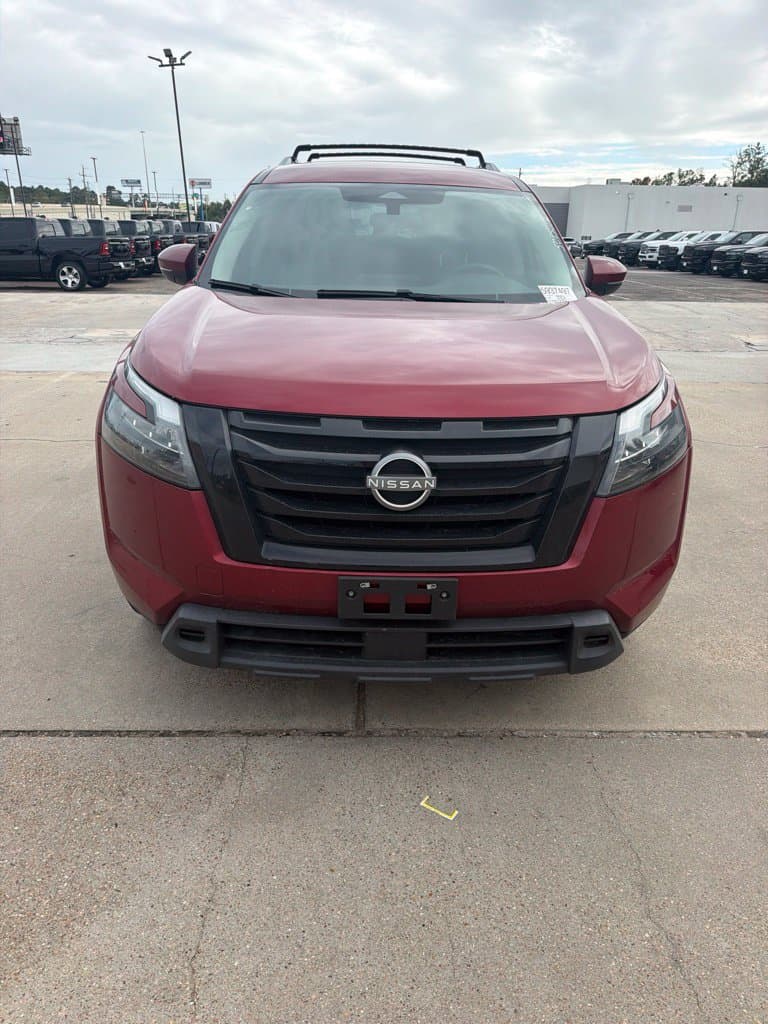 2023 Nissan Pathfinder SV — photo 1 of 10
