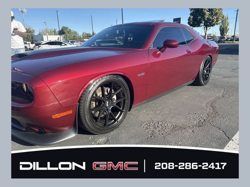 2023 Dodge Challenger R/T — photo 1 of 15