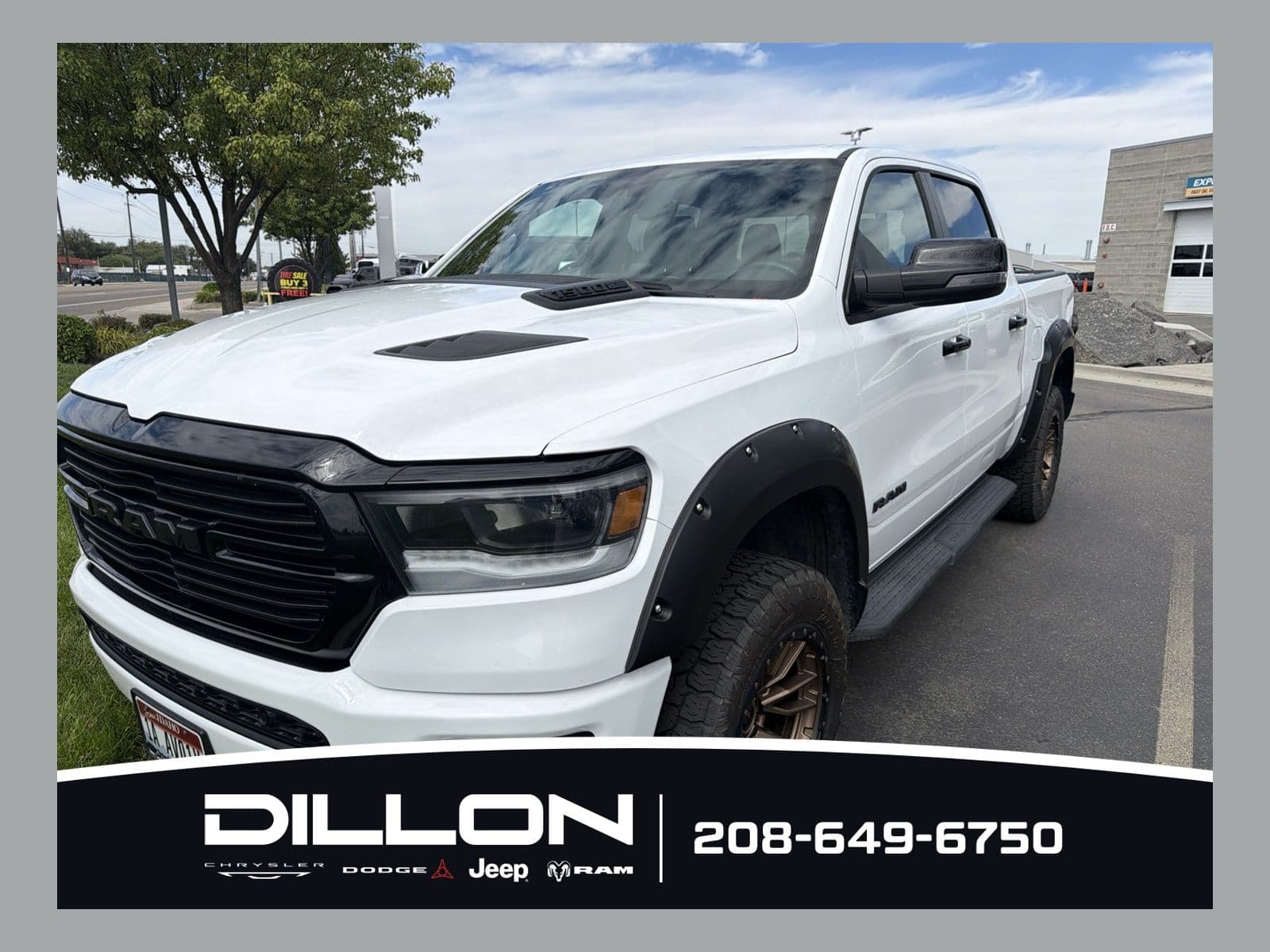 2023 RAM 1500 Laramie — photo 1 of 9