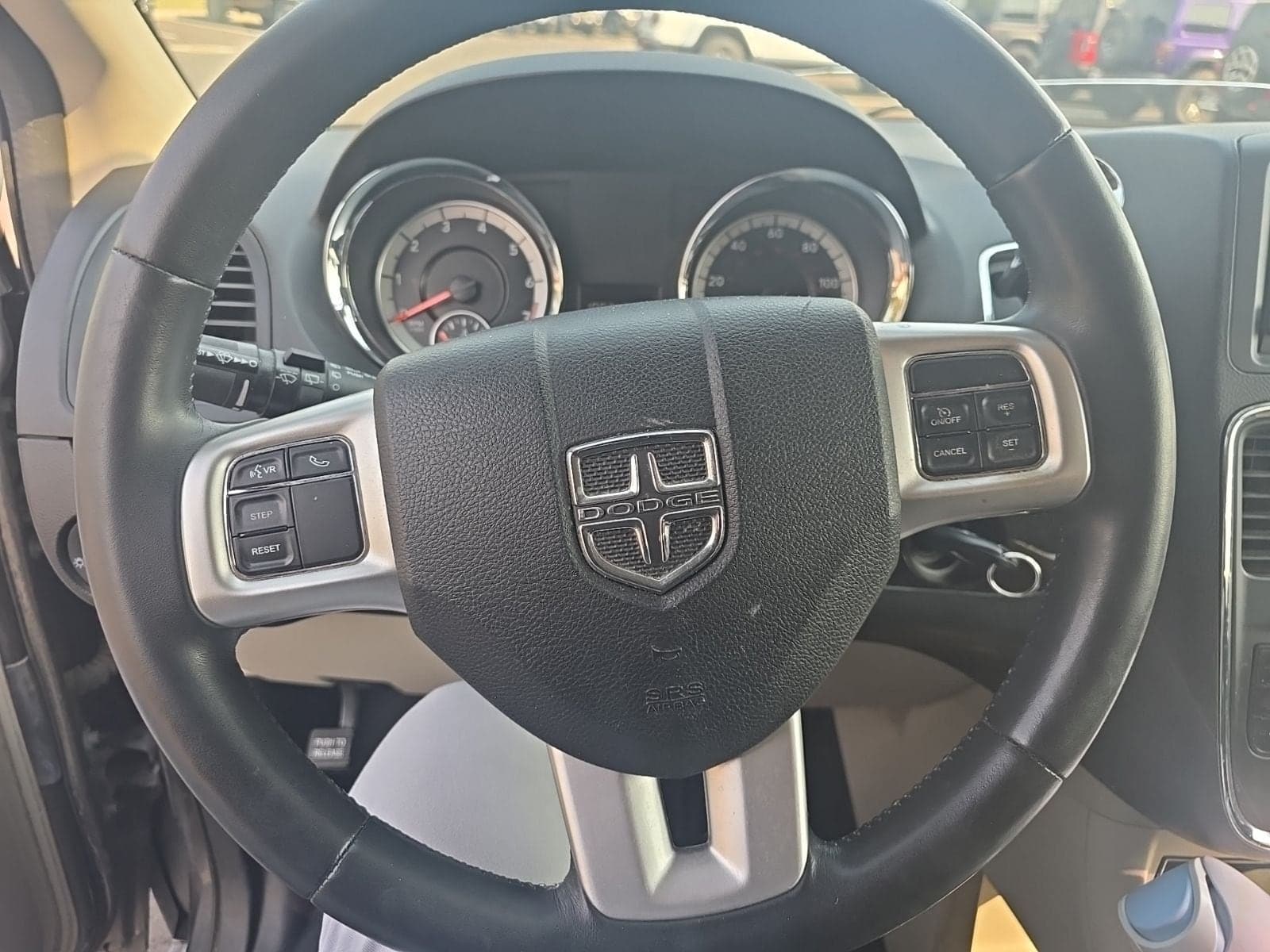 2016 Dodge Grand Caravan SXT — photo 1 of 10