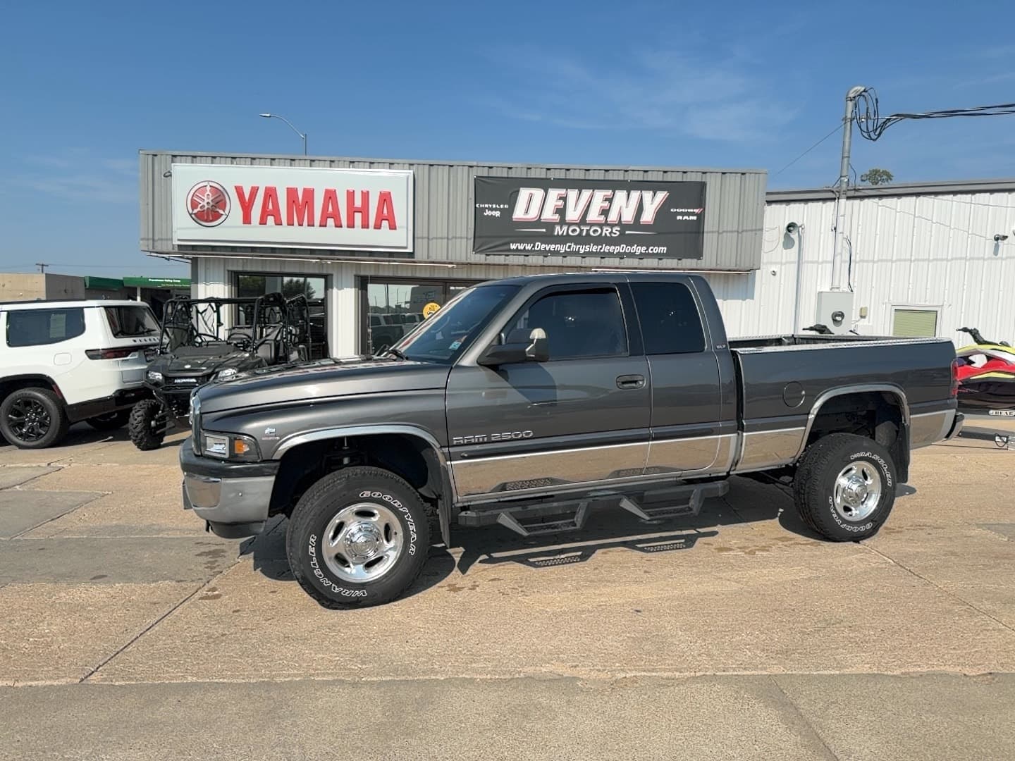 2002 Dodge Ram 2500 SLT PLUS — photo 1 of 19