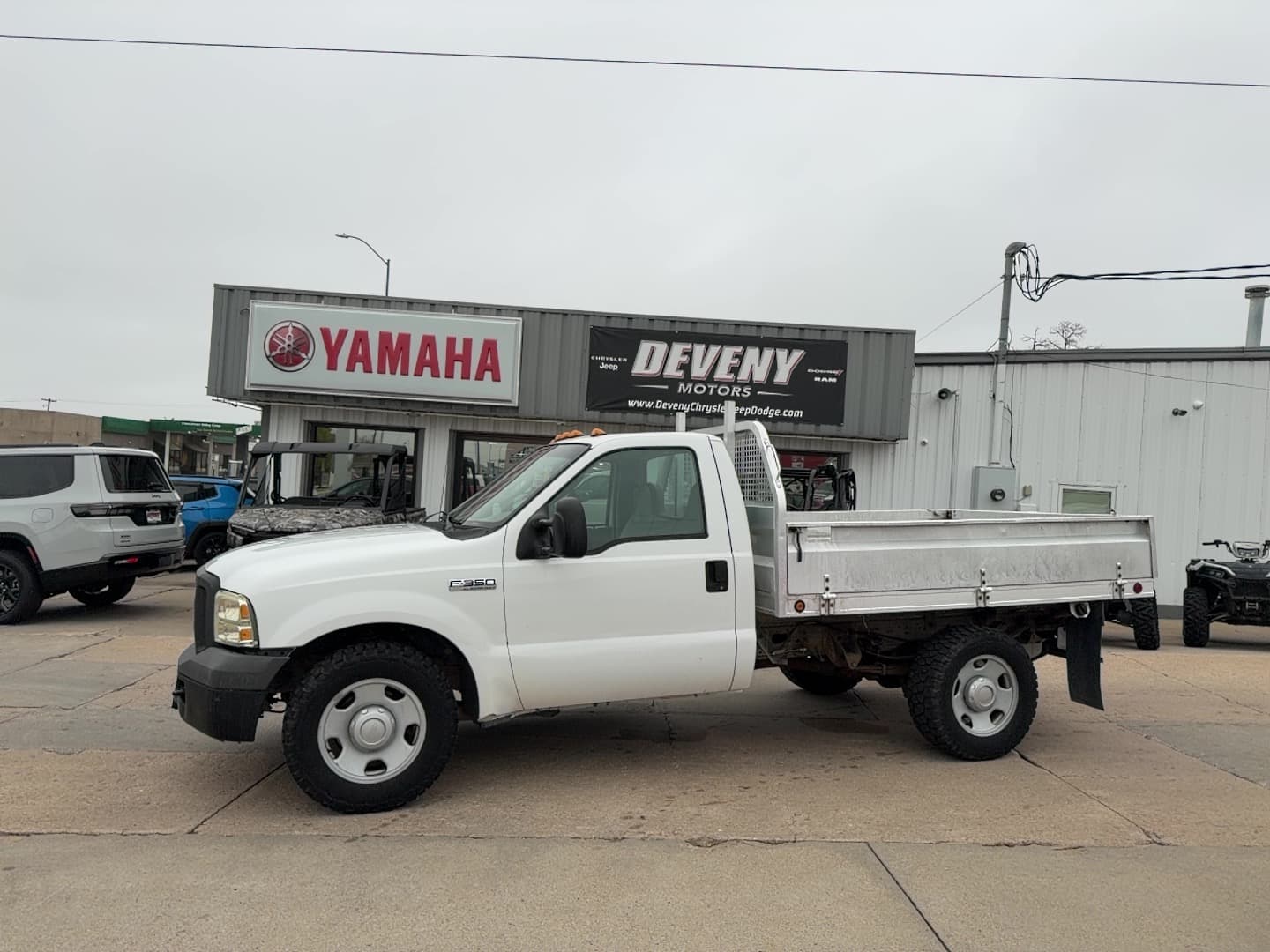 2005 Ford Super Duty F-350 SRW XL — photo 1 of 18