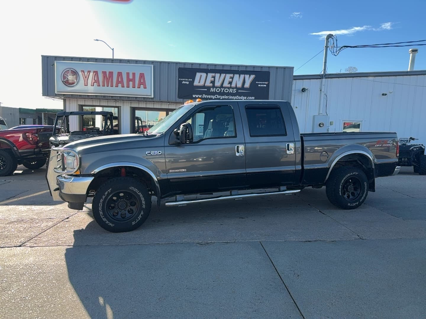 2003 Ford Super Duty F-250 Lariat — photo 1 of 17