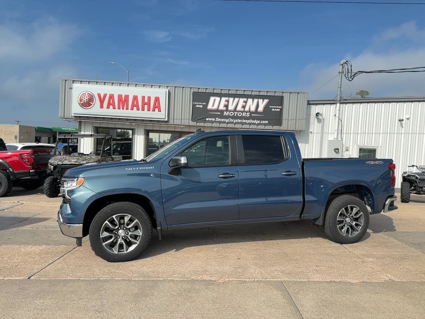 2024 Chevrolet Silverado 1500 LT — photo 1 of 23