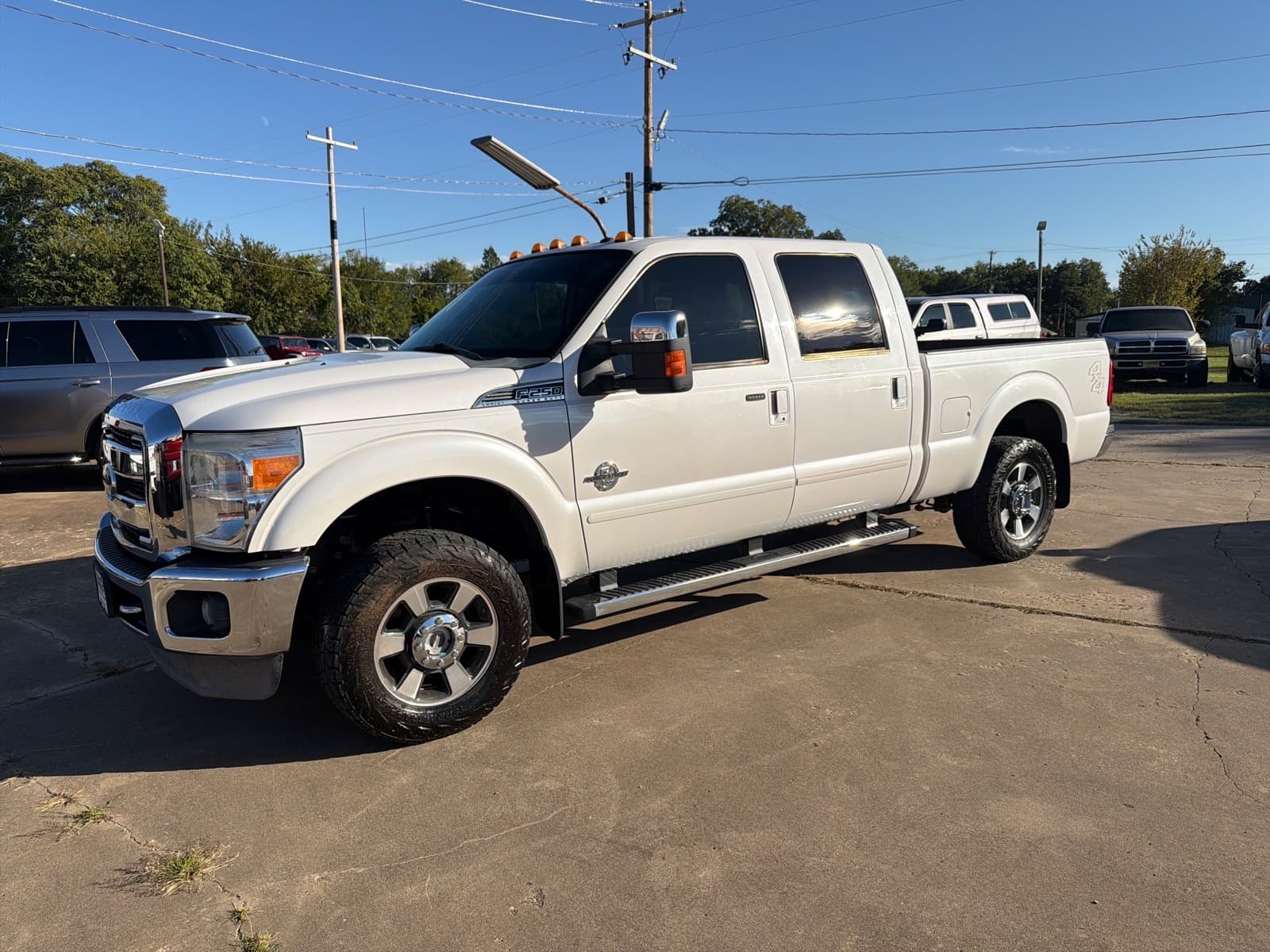 2011 Ford Super Duty F-250 SRW Lariat — photo 1 of 16