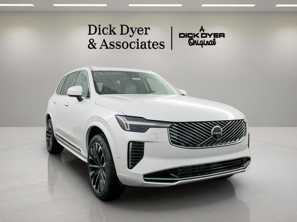 2026 Volvo XC90 Base — photo 1 of 34
