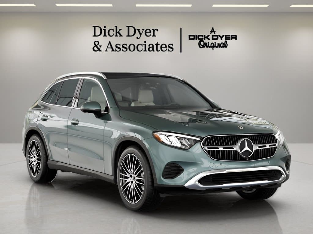 2026 Mercedes-Benz GLC GLC 300 — photo 1 of 47
