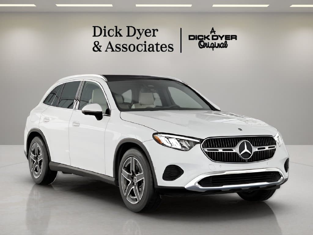 2026 Mercedes-Benz GLC GLC 300 — photo 1 of 47