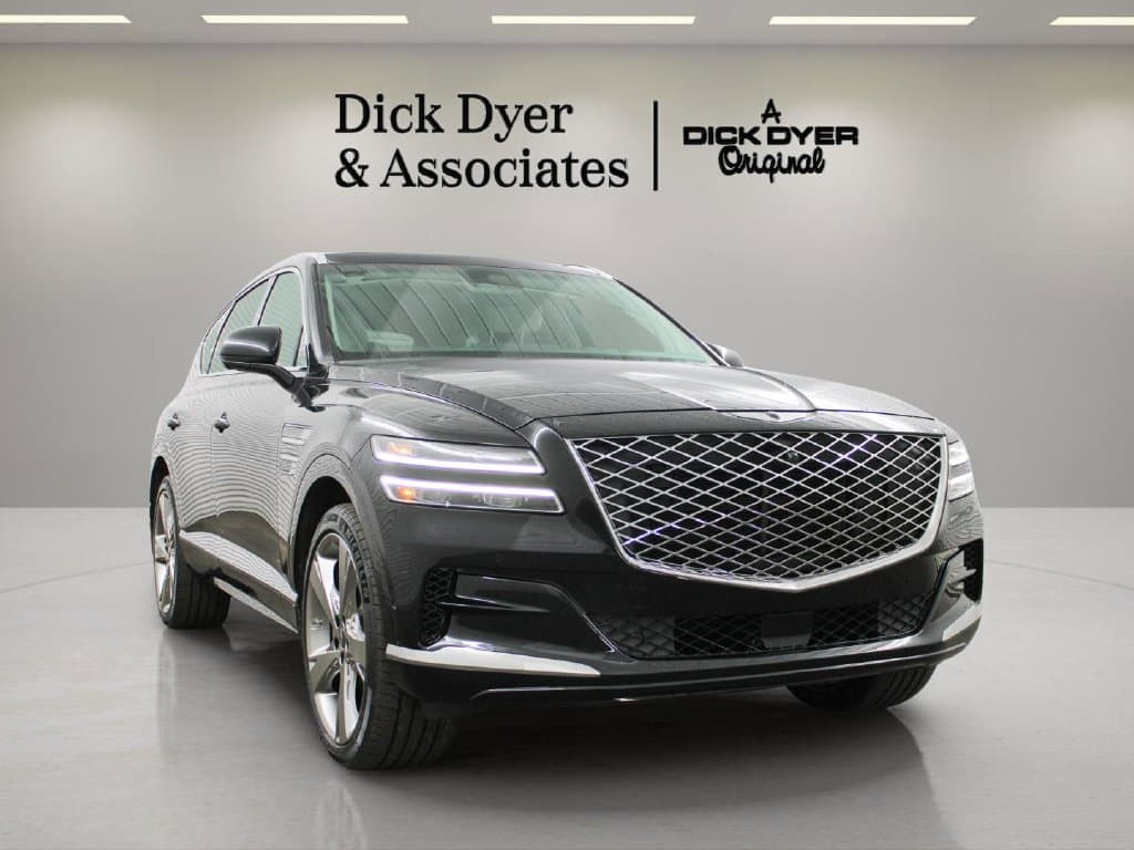 2024 Genesis GV80 Base — photo 1 of 46