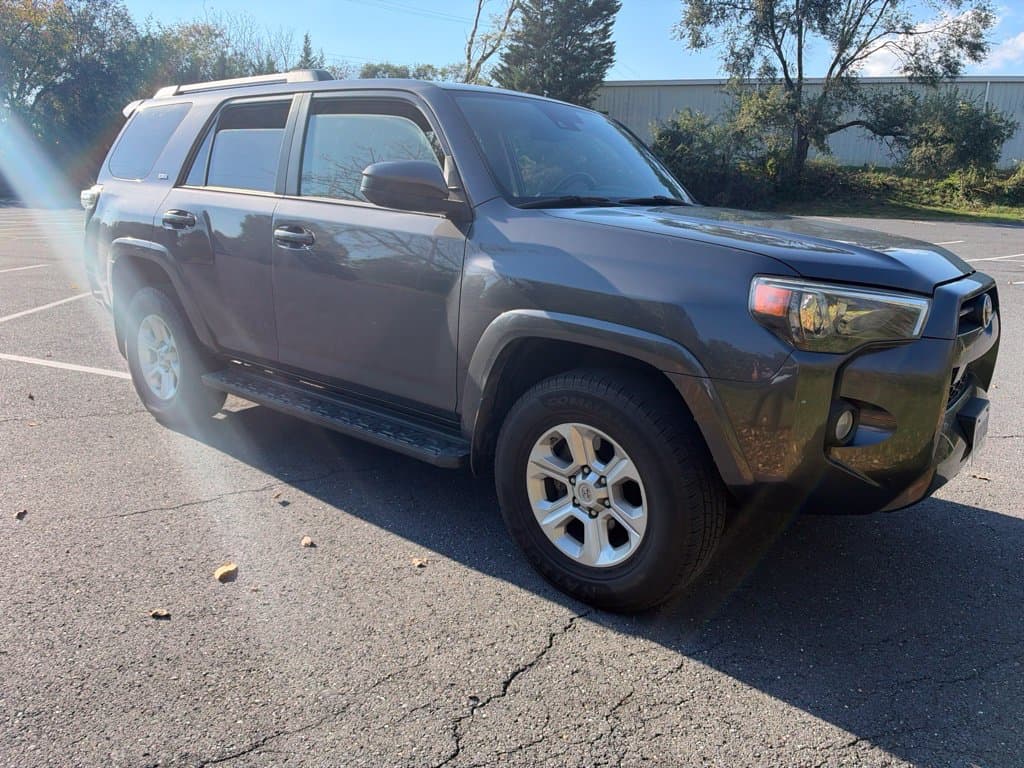 2020 Toyota 4Runner SR5 — photo 1 of 18