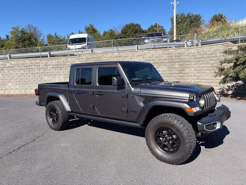 2025 Jeep Gladiator Sport — photo 1 of 14