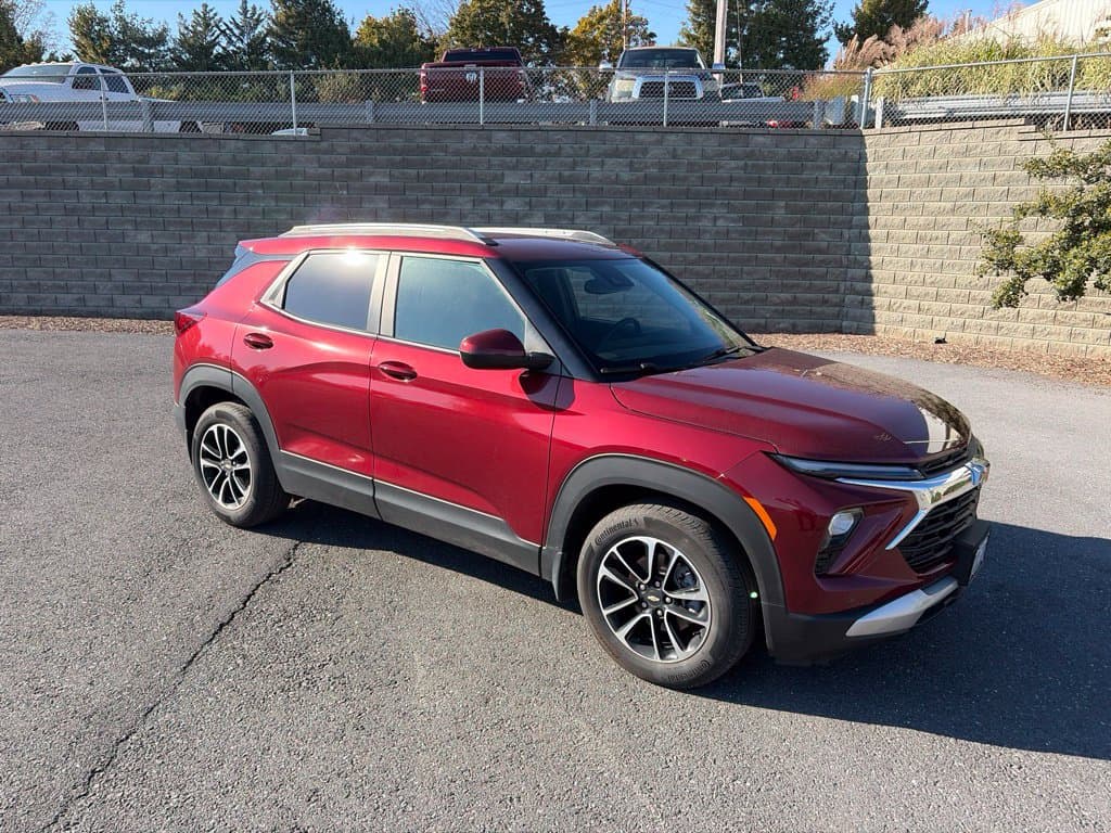 2024 Chevrolet Trailblazer LT — photo 1 of 13