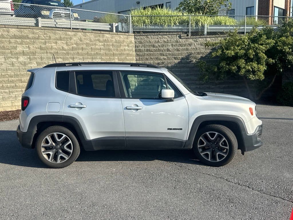 2018 Jeep Renegade Latitude — photo 1 of 13