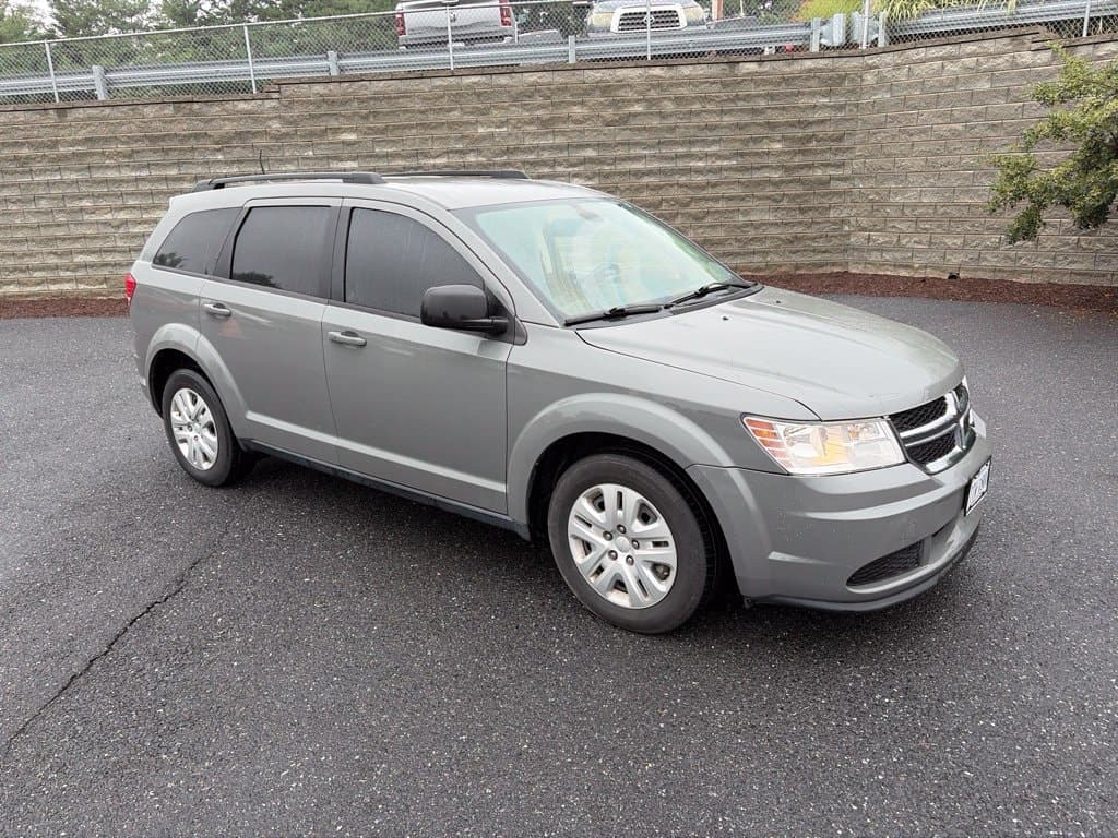 2020 Dodge Journey SE Value — photo 1 of 12