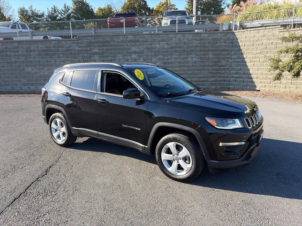 2020 Jeep Compass Latitude — photo 1 of 34