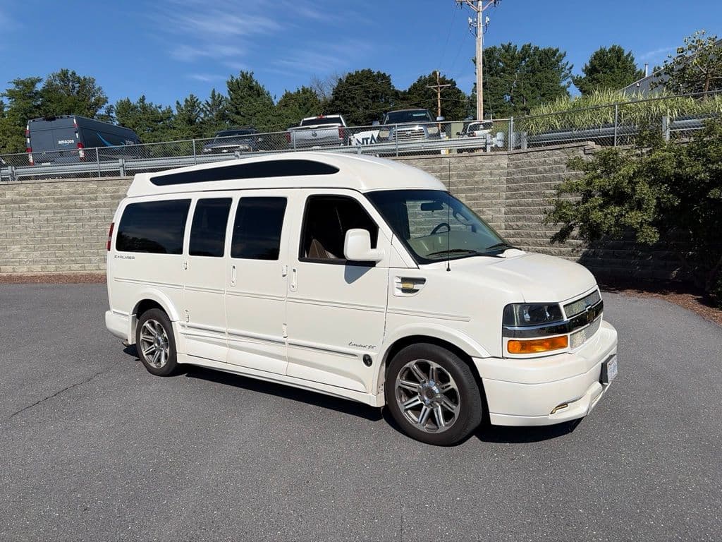 2018 Chevrolet Express Cargo Van Base — photo 1 of 19