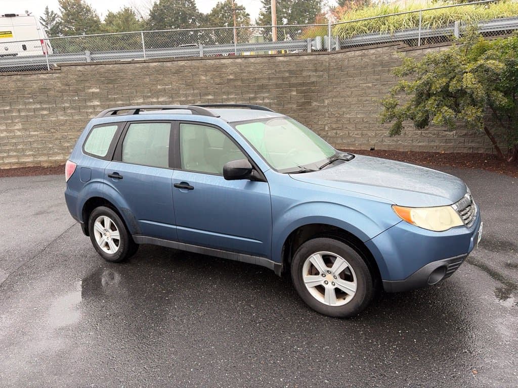 2010 Subaru Forester 2.5X — photo 1 of 15