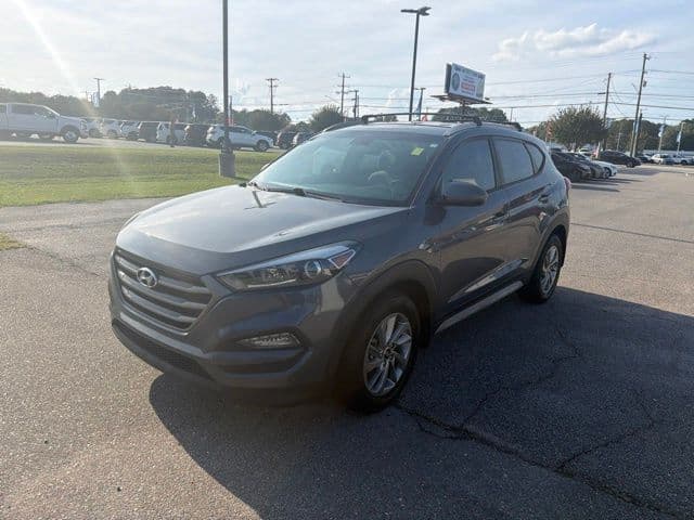 2017 Hyundai Tucson SE — photo 1 of 23