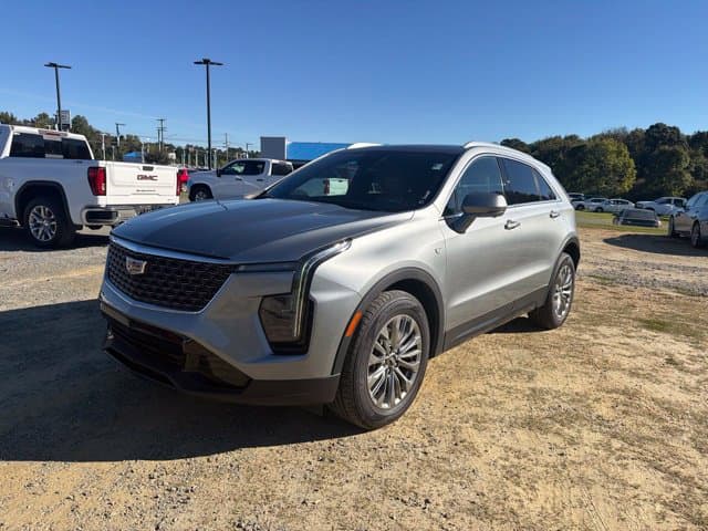 2025 Cadillac XT4 FWD Premium Luxury — photo 1 of 22