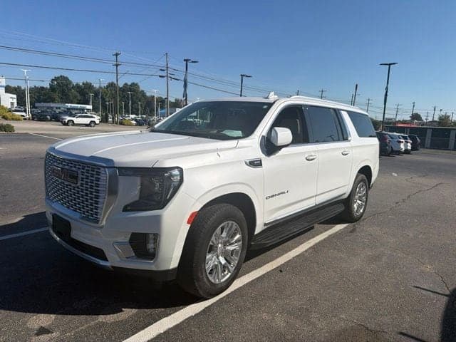 2023 GMC Yukon XL Denali — photo 1 of 20