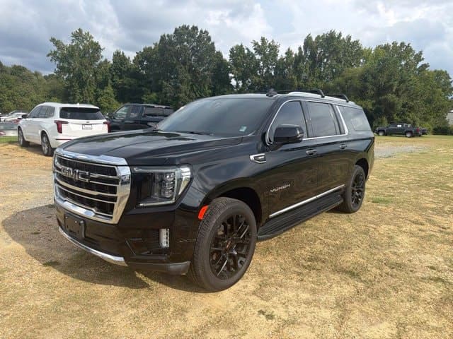 2022 GMC Yukon XL SLT — photo 1 of 22