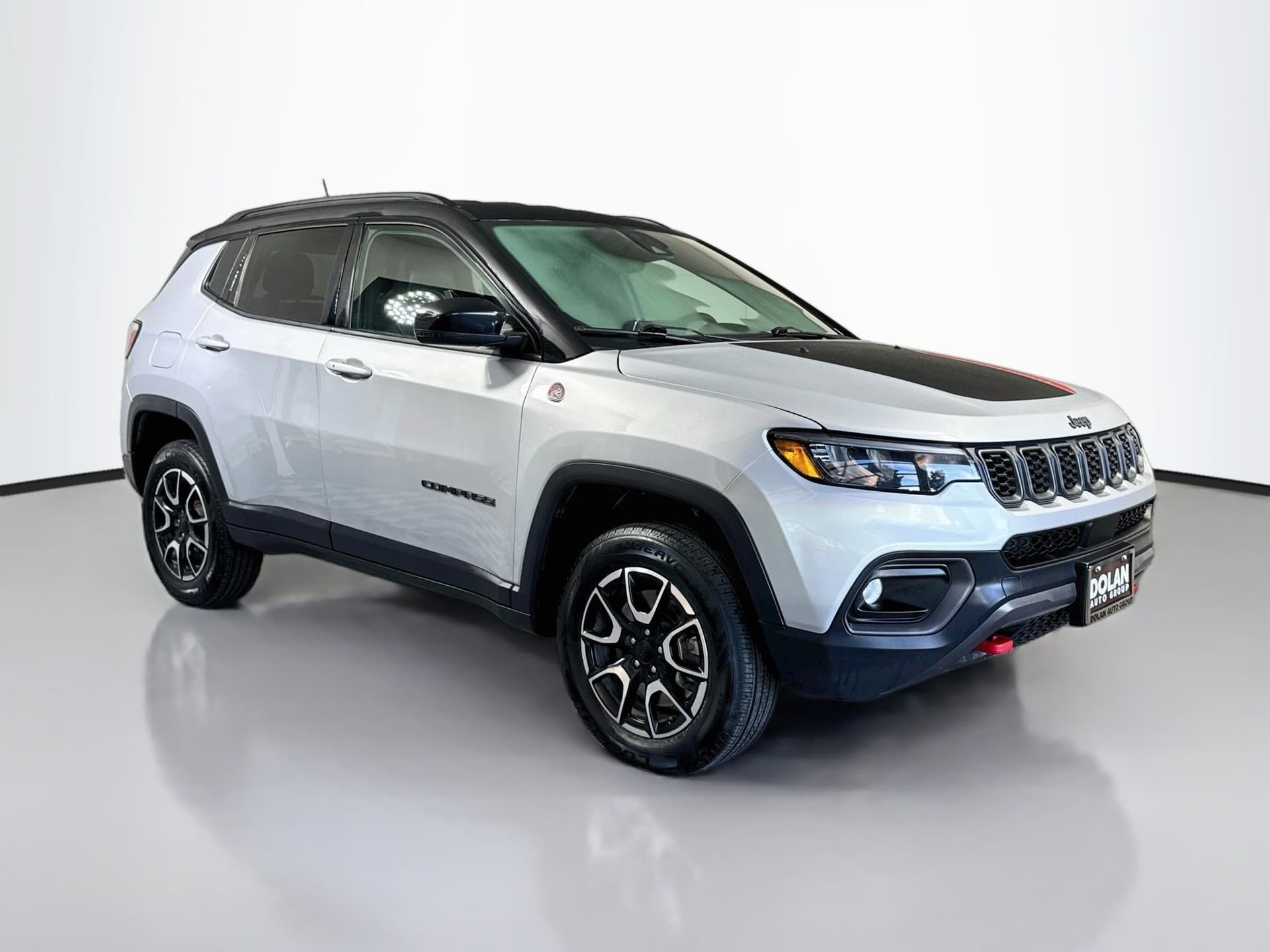 2024 Jeep Compass Trailhawk — photo 1 of 35