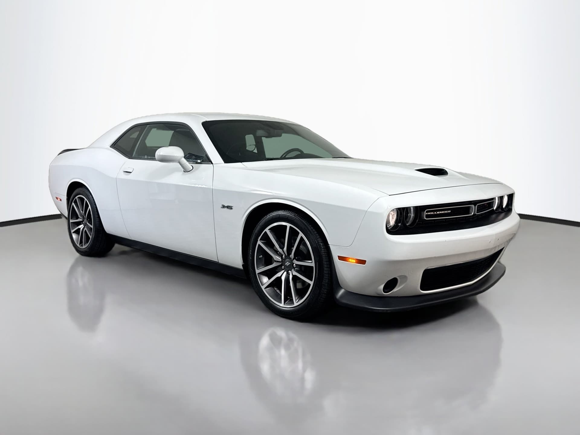 2023 Dodge Challenger R/T — photo 1 of 33