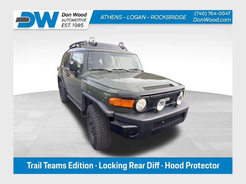 2011 Toyota FJ Cruiser Base — photo 1 of 3