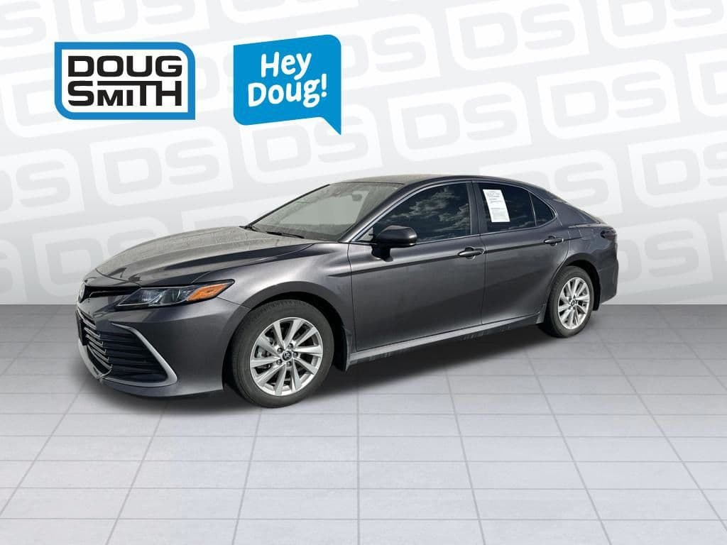 2024 Toyota Camry LE — photo 1 of 21