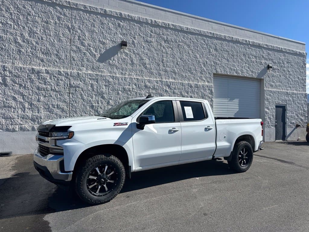 2020 Chevrolet Silverado 1500 LT — photo 1 of 22