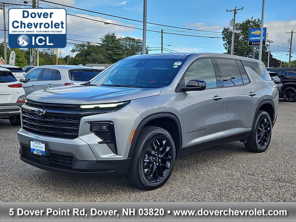2024 Chevrolet Traverse LS — photo 1 of 35