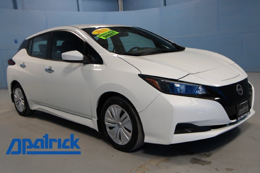2025 Nissan LEAF S — photo 1 of 35