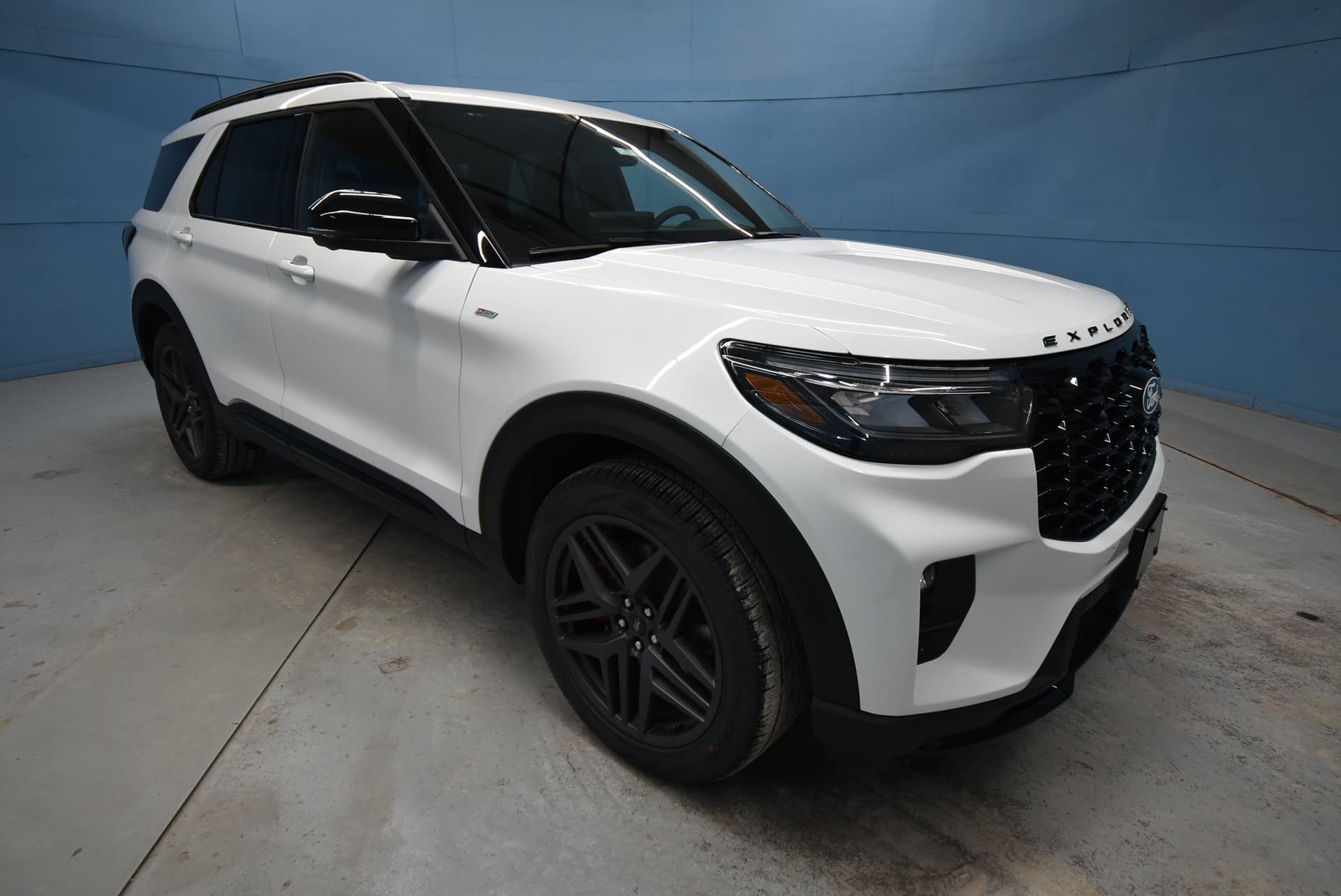 2027 Ford Explorer ST-Line — photo 1 of 46