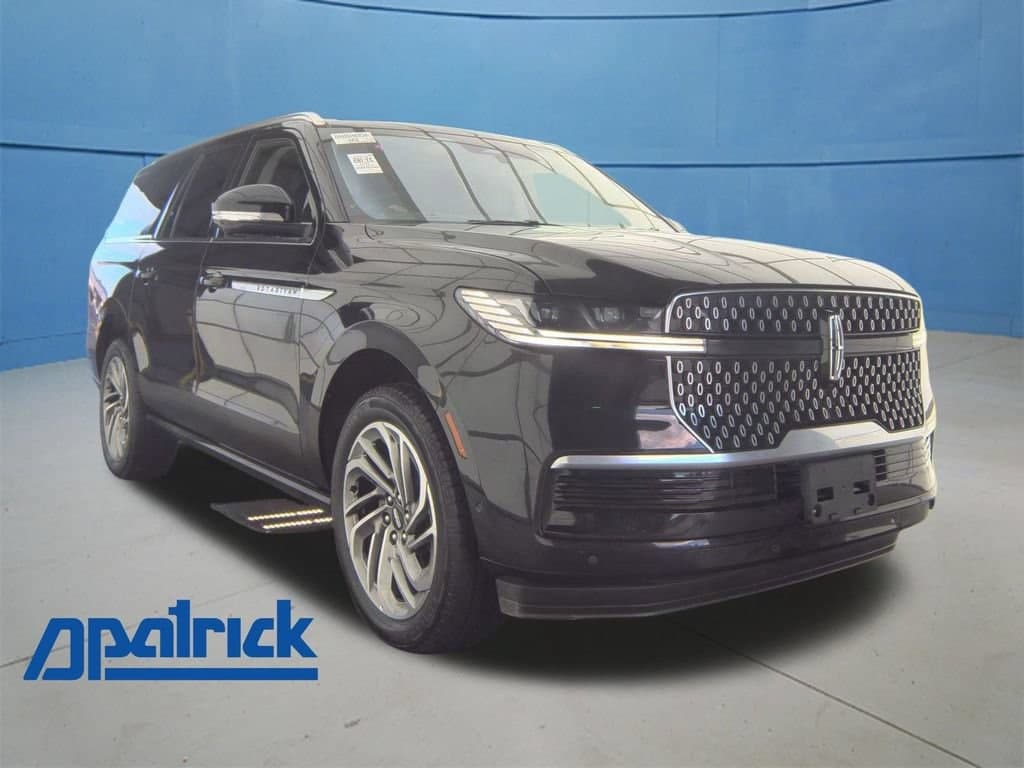 2025 Lincoln Navigator L Reserve — photo 1 of 13