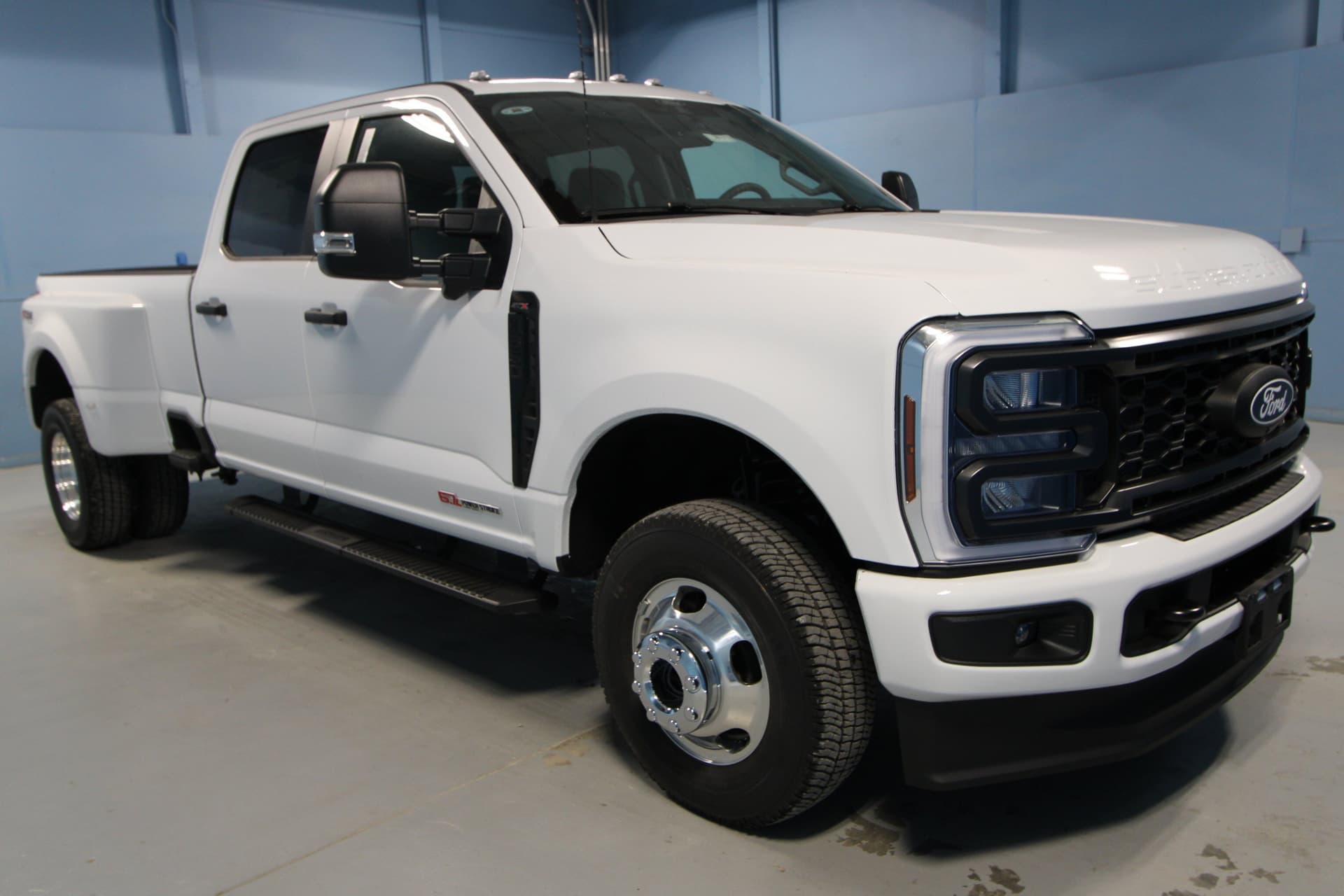 2027 Ford Super Duty F-350 DRW XL — photo 1 of 38