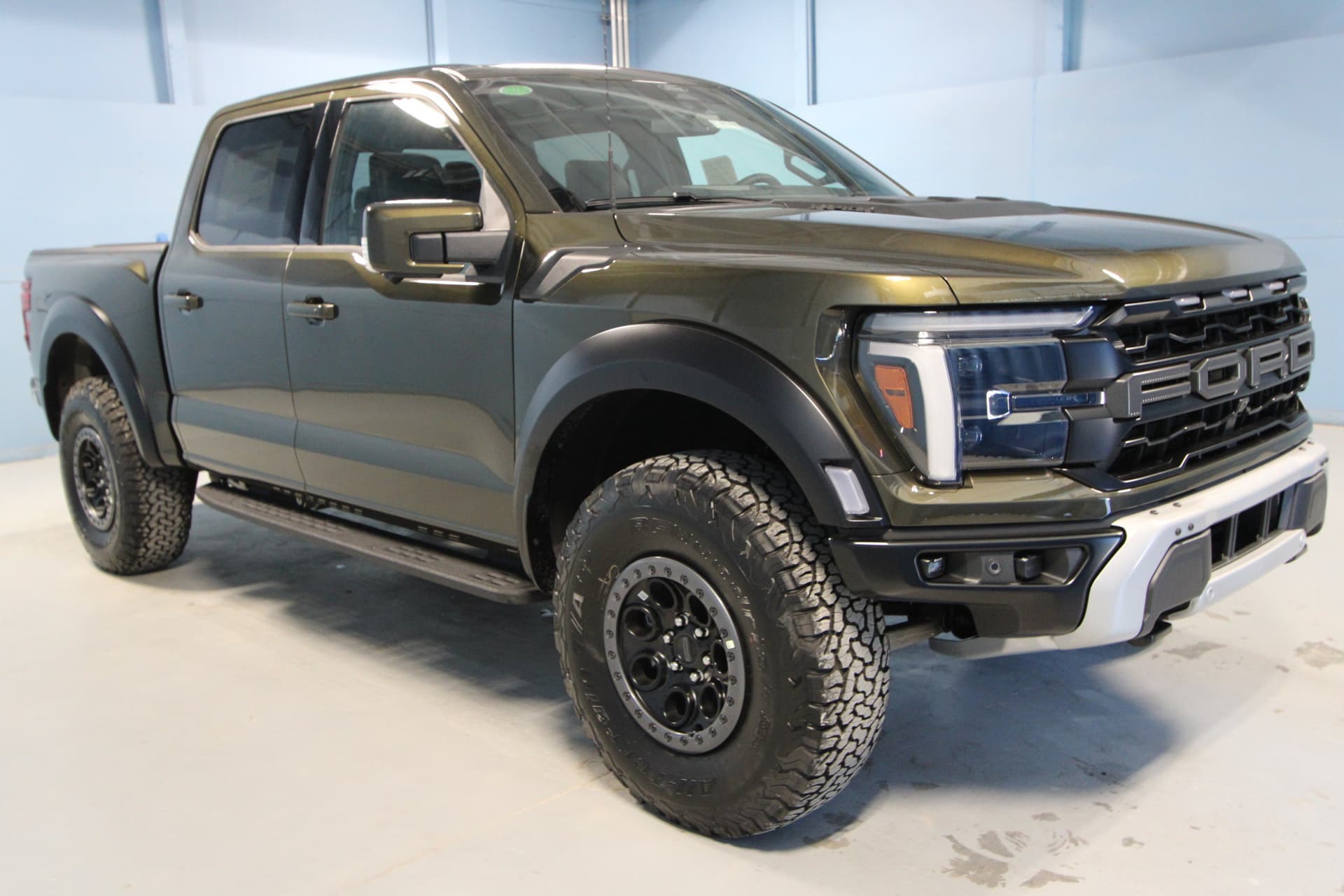 2026 Ford F-150 Raptor — photo 1 of 49