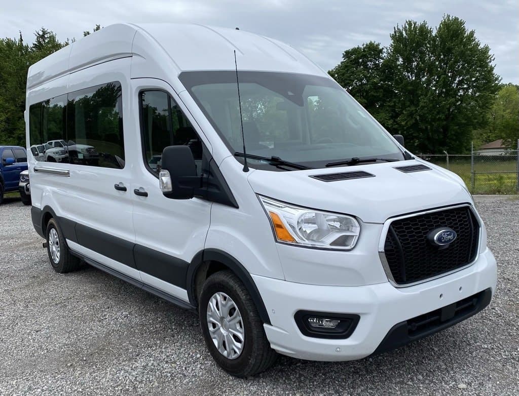 Foto de 2022 Ford Transit-350 Passenger XLT