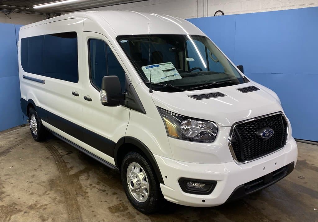 Foto de 2025 Ford Transit-350 Passenger XLT