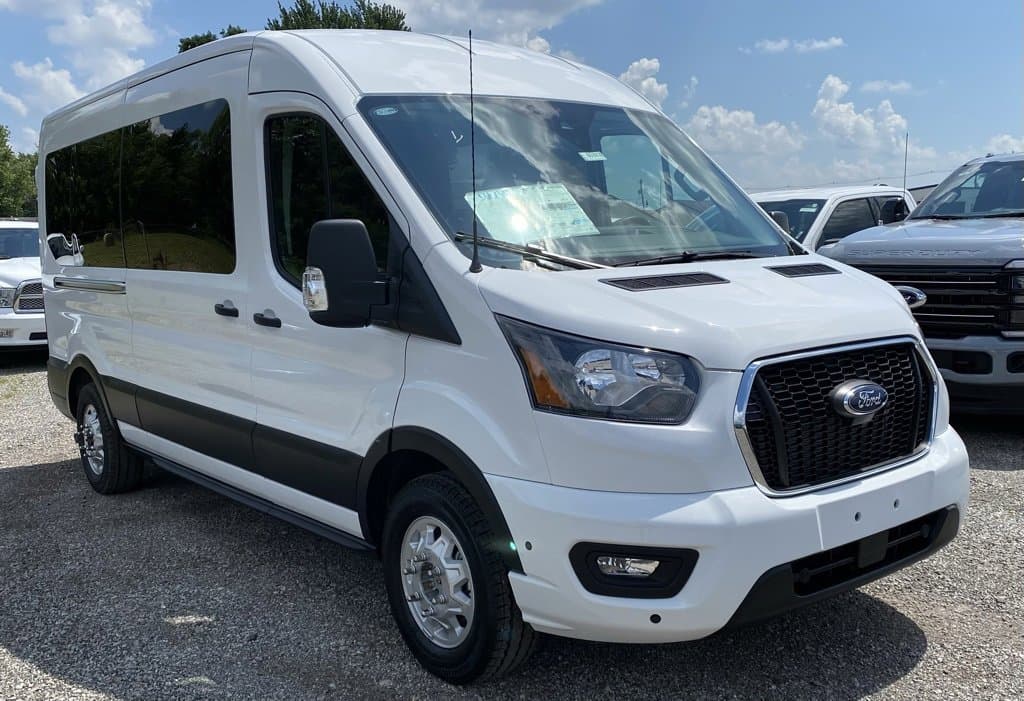 Foto de 2025 Ford Transit-350 Passenger XLT