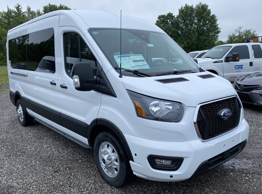 Foto de 2025 Ford Transit-350 Passenger XLT