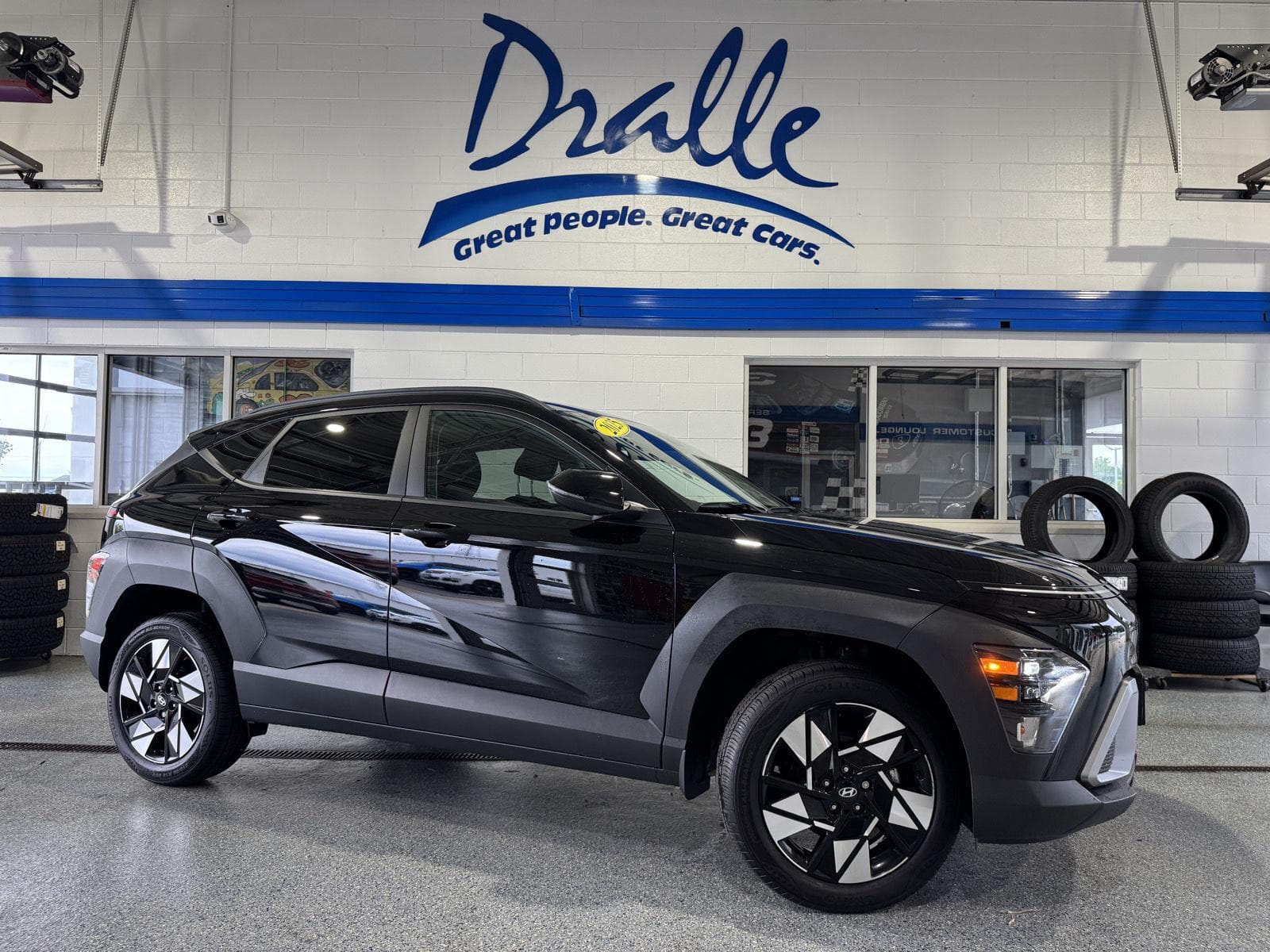 2025 Hyundai Kona SEL — photo 1 of 27