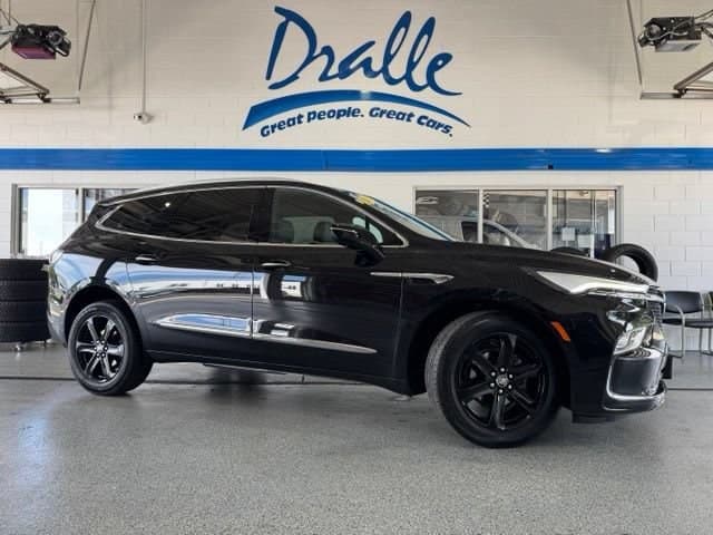 2023 Buick Enclave Essence — photo 1 of 29