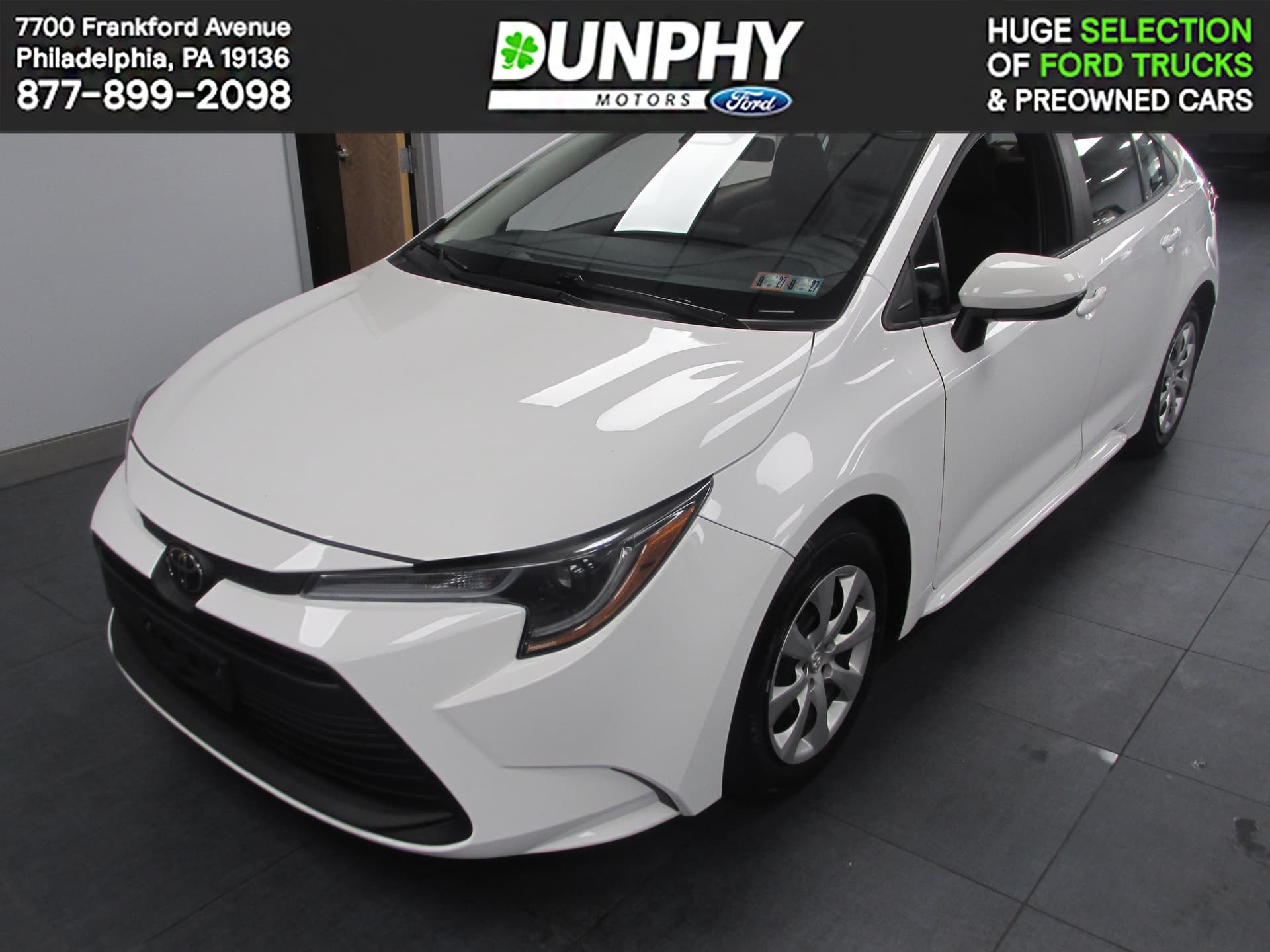 2024 Toyota Corolla LE — photo 1 of 40
