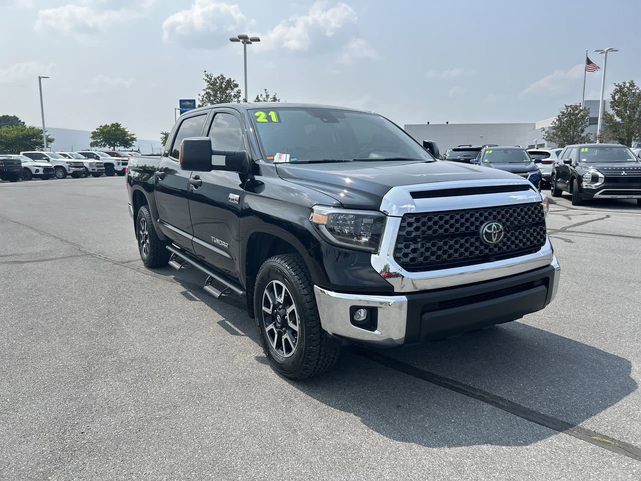 Foto de 2021 Toyota Tundra SR5 5.7L V8